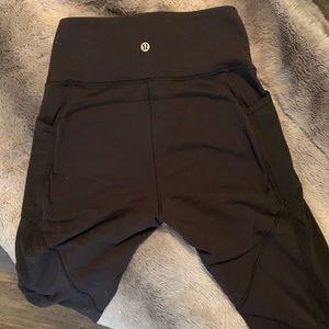 Lululemon black leggings with mesh side pocket